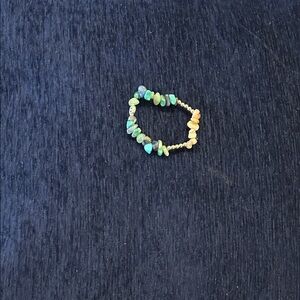 Elegant Green and Cream Beaded Bracelet